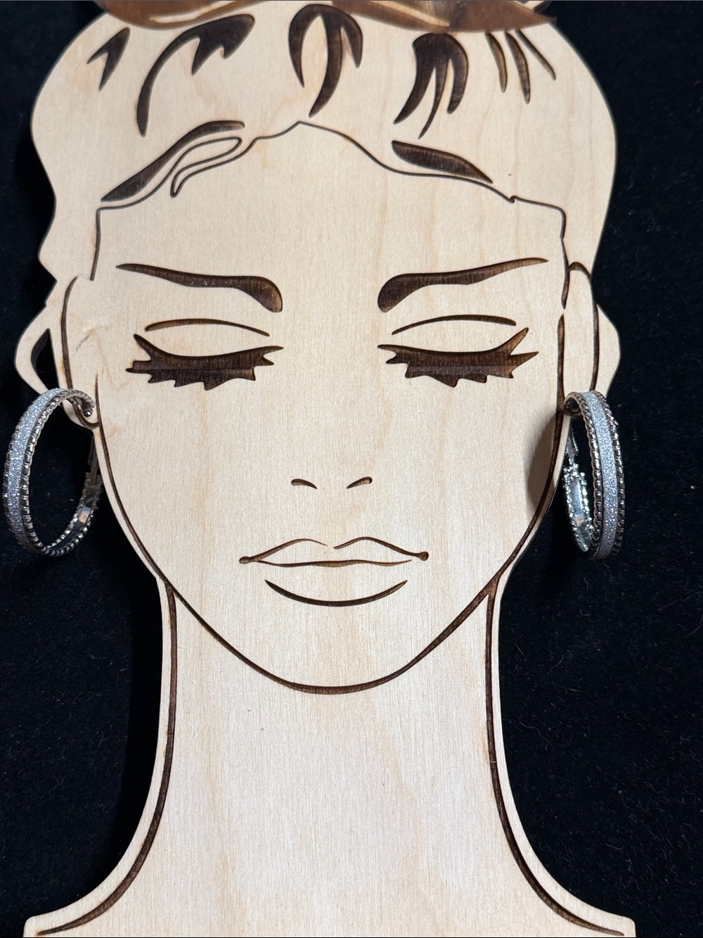 Silver Tone Cute Detail Pierce Earrings